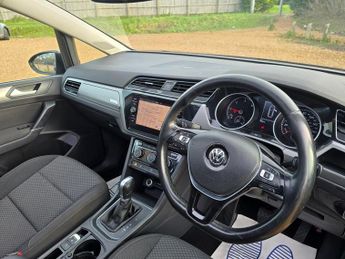 VOLKSWAGEN TOURAN 1.6 TDI SE Family MPV 5dr Diesel DSG Euro 6 (s/s) (115 ps)