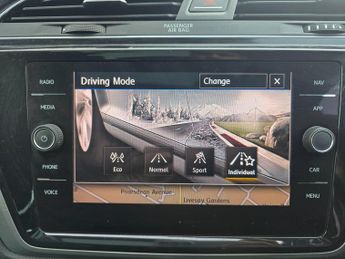 VOLKSWAGEN TOURAN 1.6 TDI SE Family MPV 5dr Diesel DSG Euro 6 (s/s) (115 ps)
