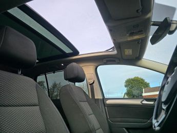 VOLKSWAGEN TOURAN 1.6 TDI SE Family MPV 5dr Diesel DSG Euro 6 (s/s) (115 ps)