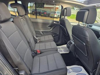 VOLKSWAGEN TOURAN 1.6 TDI SE Family MPV 5dr Diesel DSG Euro 6 (s/s) (115 ps)