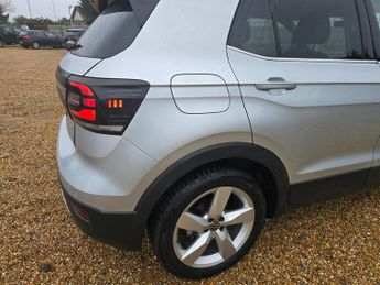VOLKSWAGEN T-CROSS 1.0 TSI SEL SUV 5dr Petrol DSG Euro 6 (s/s) (110 ps)