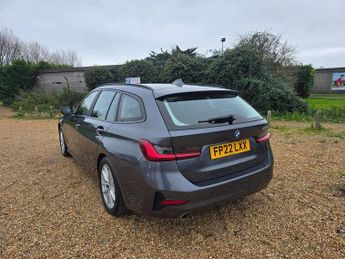 BMW 3 SERIES 2.0 330e 12kWh SE Pro Touring 5dr Petrol Plug-in Hybrid Auto Eur