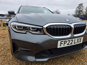 BMW 3 SERIES 2.0 330e 12kWh SE Pro Touring 5dr Petrol Plug-in Hybrid Auto Eur