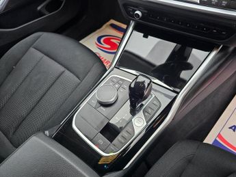 BMW 3 SERIES 2.0 330e 12kWh SE Pro Touring 5dr Petrol Plug-in Hybrid Auto Eur