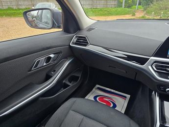 BMW 3 SERIES 2.0 330e 12kWh SE Pro Touring 5dr Petrol Plug-in Hybrid Auto Eur