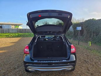 MERCEDES-BENZ GLA 2.1 GLA200d Sport SUV 5dr Diesel 7G-DCT Euro 6 (s/s) (136 ps)