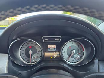 MERCEDES-BENZ GLA 2.1 GLA200d Sport SUV 5dr Diesel 7G-DCT Euro 6 (s/s) (136 ps)