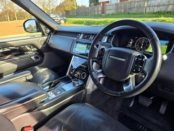 LAND ROVER RANGE ROVER 4.4 SD V8 Autobiography SUV 5dr Diesel Auto 4WD Euro 6 (s/s) (33