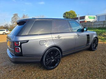 LAND ROVER RANGE ROVER 4.4 SD V8 Autobiography SUV 5dr Diesel Auto 4WD Euro 6 (s/s) (33