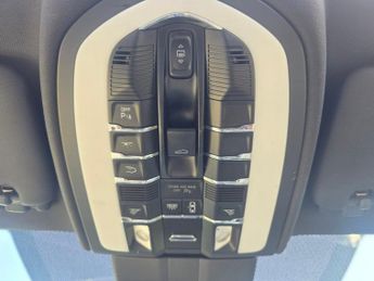 PORSCHE CAYENNE 3.0 V6 E-Hybrid S Platinum Edition SUV 5dr Petrol Plug-in Hybrid