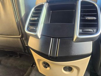 PORSCHE CAYENNE 3.0 V6 E-Hybrid S Platinum Edition SUV 5dr Petrol Plug-in Hybrid