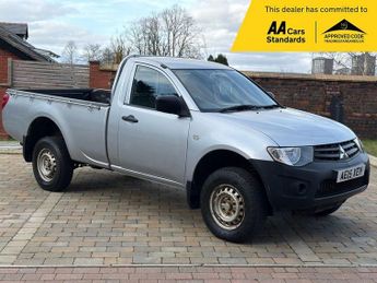 Mitsubishi L200 2.5 DI-D 4Life Pickup 2dr Diesel Manual 4WD Euro 5 (134 ps)