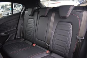 FORD FOCUS 1.0T EcoBoost MHEV ST-Line X Hatchback 5dr Petrol Hybrid DCT Eur