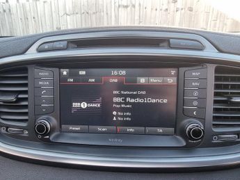 KIA SORENTO 2.2 CRDi KX-4 SUV 5dr Diesel Auto AWD Euro 6 (197 bhp)