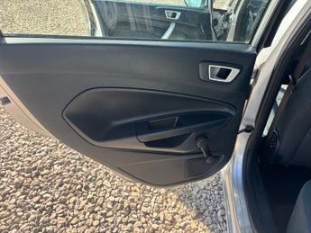 FORD FIESTA 1.4 Zetec Hatchback 5dr Petrol Automatic (154 g/km, 94 bhp)