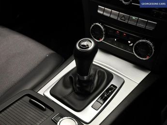 MERCEDES-BENZ C-CLASS 1.8 C180 BlueEfficiency Sport Saloon 4dr Petrol G-Tronic+ Euro 5