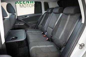 VOLKSWAGEN TIGUAN 2.0 TDI Sport SUV 5dr Diesel Auto 4WD Euro 5 (140 ps)