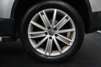 VOLKSWAGEN TIGUAN 2.0 TDI Sport SUV 5dr Diesel Auto 4WD Euro 5 (140 ps)
