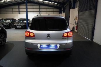 VOLKSWAGEN TIGUAN 2.0 TDI Sport SUV 5dr Diesel Auto 4WD Euro 5 (140 ps)