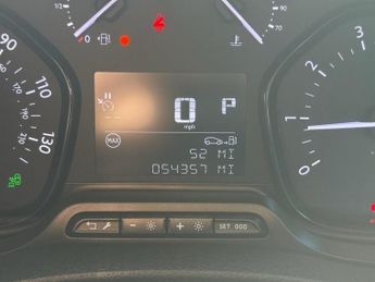 VAUXHALL VIVARO 2.0 Turbo D 3100 Elite Panel Van 6dr Diesel Auto L1 H1 Euro 6 (s