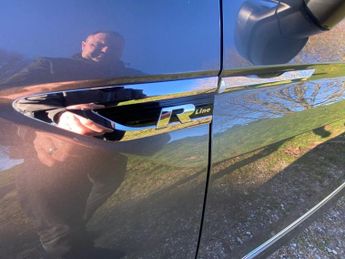 VOLKSWAGEN TIGUAN 2.0 TDI BlueMotion Tech R-Line SUV 5dr Diesel DSG 4Motion Euro 6