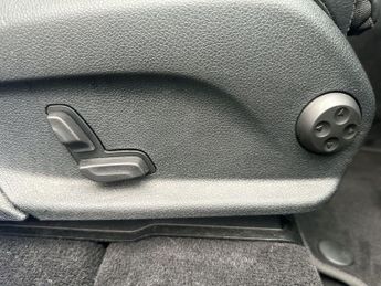 MERCEDES-BENZ EQC EQC 400 80kWh AMG Line (Premium) SUV 5dr Electric Auto 4MATIC (4