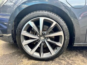 SEAT LEON 1.4 eHybrid 12.8kWh FR Sport Hatchback 5dr Petrol Plug-in Hybrid