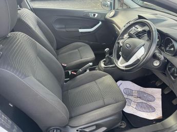 FORD FIESTA 1.0T EcoBoost Zetec White Edition Hatchback 3dr Petrol Manual Eu