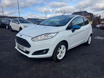 FORD FIESTA 1.0T EcoBoost Zetec White Edition Hatchback 3dr Petrol Manual Eu
