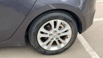 KIA CEED 1.6 CRDi 2 Hatchback 5dr Diesel Auto Euro 5 (126 bhp)