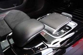 MERCEDES-BENZ A-CLASS 2.0 A35 AMG (Premium) Hatchback 5dr Petrol SpdS DCT 4MATIC Euro 