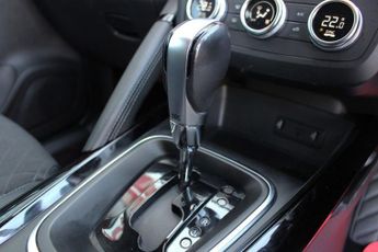 RENAULT KADJAR 1.3 TCe Iconic SUV 5dr Petrol EDC Euro 6 (s/s) (140 ps)