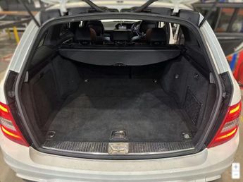 MERCEDES-BENZ C-CLASS 3.0 C350 CDI V6 BlueEfficiency Sport Edition 125 Estate 5dr Dies
