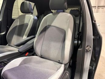 VOLKSWAGEN ID.3 Pro Performance 58kWh Family Hatchback 5dr Electric Auto (204 ps