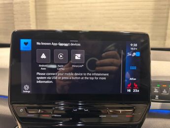 VOLKSWAGEN ID.3 Pro Performance 58kWh Family Hatchback 5dr Electric Auto (204 ps