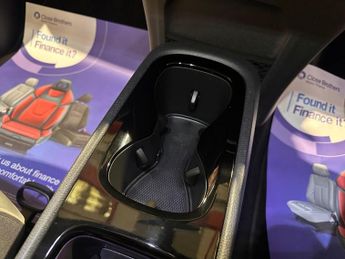 VOLKSWAGEN ID.3 Pro Performance 58kWh Family Hatchback 5dr Electric Auto (204 ps