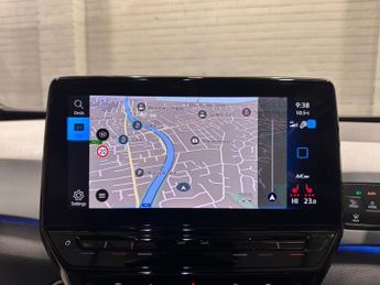 VOLKSWAGEN ID.3 Pro Performance 58kWh Family Hatchback 5dr Electric Auto (204 ps