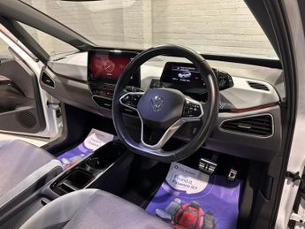VOLKSWAGEN ID.3 Pro Performance 58kWh Family Hatchback 5dr Electric Auto (204 ps