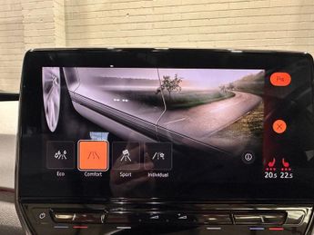 VOLKSWAGEN ID.3 Pro Performance 58kWh Family Hatchback 5dr Electric Auto (204 ps