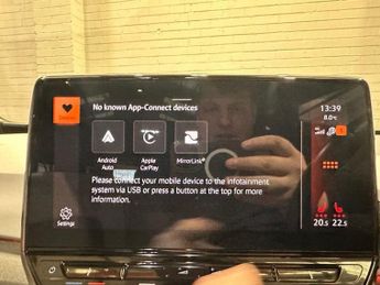 VOLKSWAGEN ID.3 Pro Performance 58kWh Family Hatchback 5dr Electric Auto (204 ps