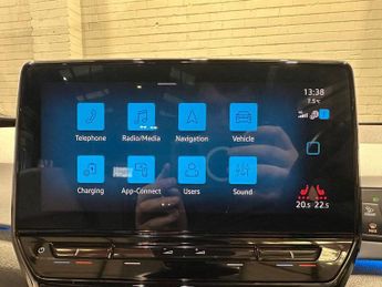 VOLKSWAGEN ID.3 Pro Performance 58kWh Family Hatchback 5dr Electric Auto (204 ps