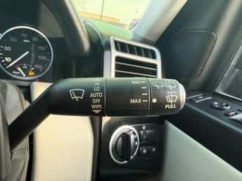 LAND ROVER RANGE ROVER 4.4 TD V8 Vogue SUV 5dr Diesel Auto 4WD Euro 5 (313 bhp)