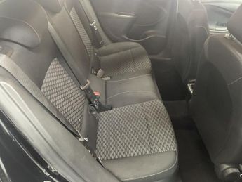 VAUXHALL ASTRA 1.4i Design Hatchback 5dr Petrol Manual Euro 6 (100 ps) - AA INS