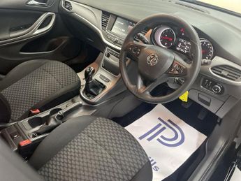 VAUXHALL ASTRA 1.4i Design Hatchback 5dr Petrol Manual Euro 6 (100 ps) - AA INS