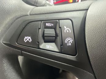 VAUXHALL ASTRA 1.4i Design Hatchback 5dr Petrol Manual Euro 6 (100 ps) - AA INS