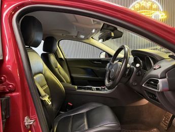 JAGUAR XE 2.0d Prestige Saloon 4dr Diesel Auto Euro 6 (s/s) (180 ps)