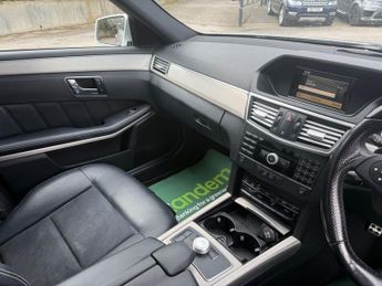 MERCEDES-BENZ E-CLASS 3.0 E350 CDI V6 BlueEfficiency Sport Saloon 4dr Diesel G-Tronic 