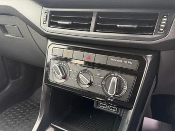 VOLKSWAGEN T-CROSS 1.0 TSI SE SUV 5dr Petrol DSG Euro 6-BLUETOOTH-CRUISE CONTROL-CA