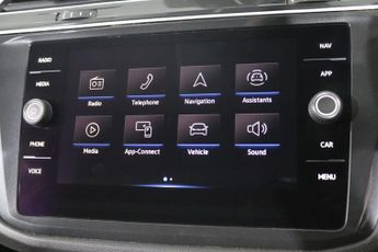 VOLKSWAGEN TIGUAN 1.5 TSI Life SUV 5dr Petrol DSG Euro 6 (s/s) (150 ps)