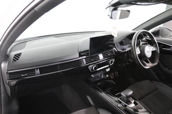 AUDI A4 AVANT 2.0 TFSI 40 Black Edition Estate 5dr Petrol S Tronic Euro 6 (s/s